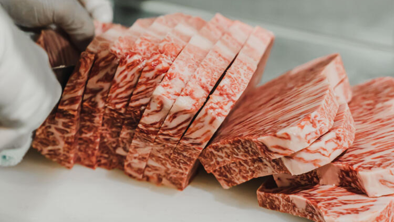 新店：焼肉KINTAN監修で働く人の写真1枚目