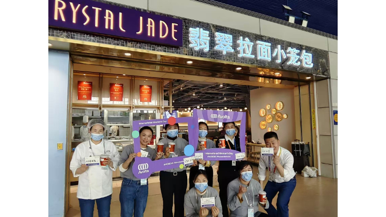 CRYSTAL JADE(クリスタルジェイド)で働く人の写真3枚目