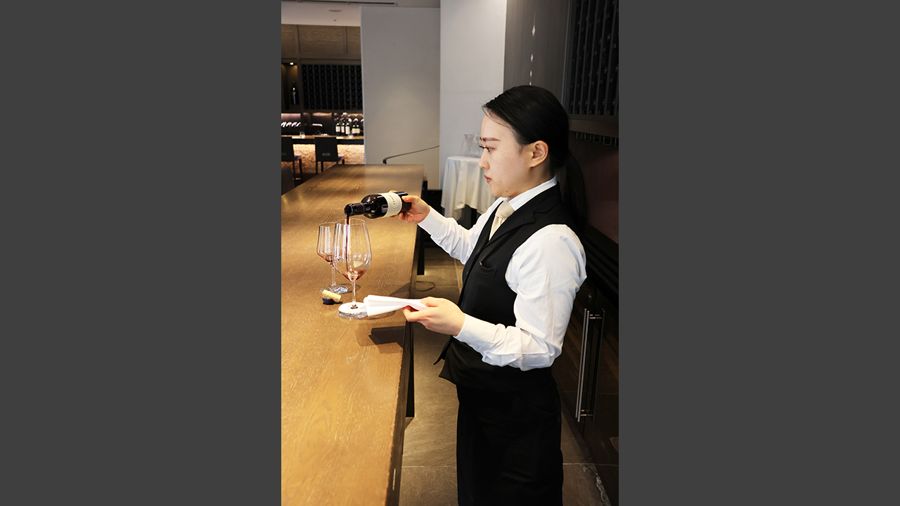 KENZO ESTATE WINERYで働く人の写真4枚目