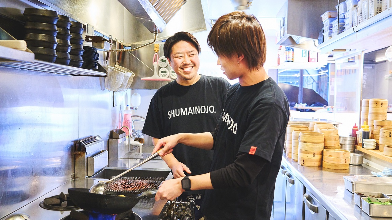焼売のジョーで働く人の写真2枚目