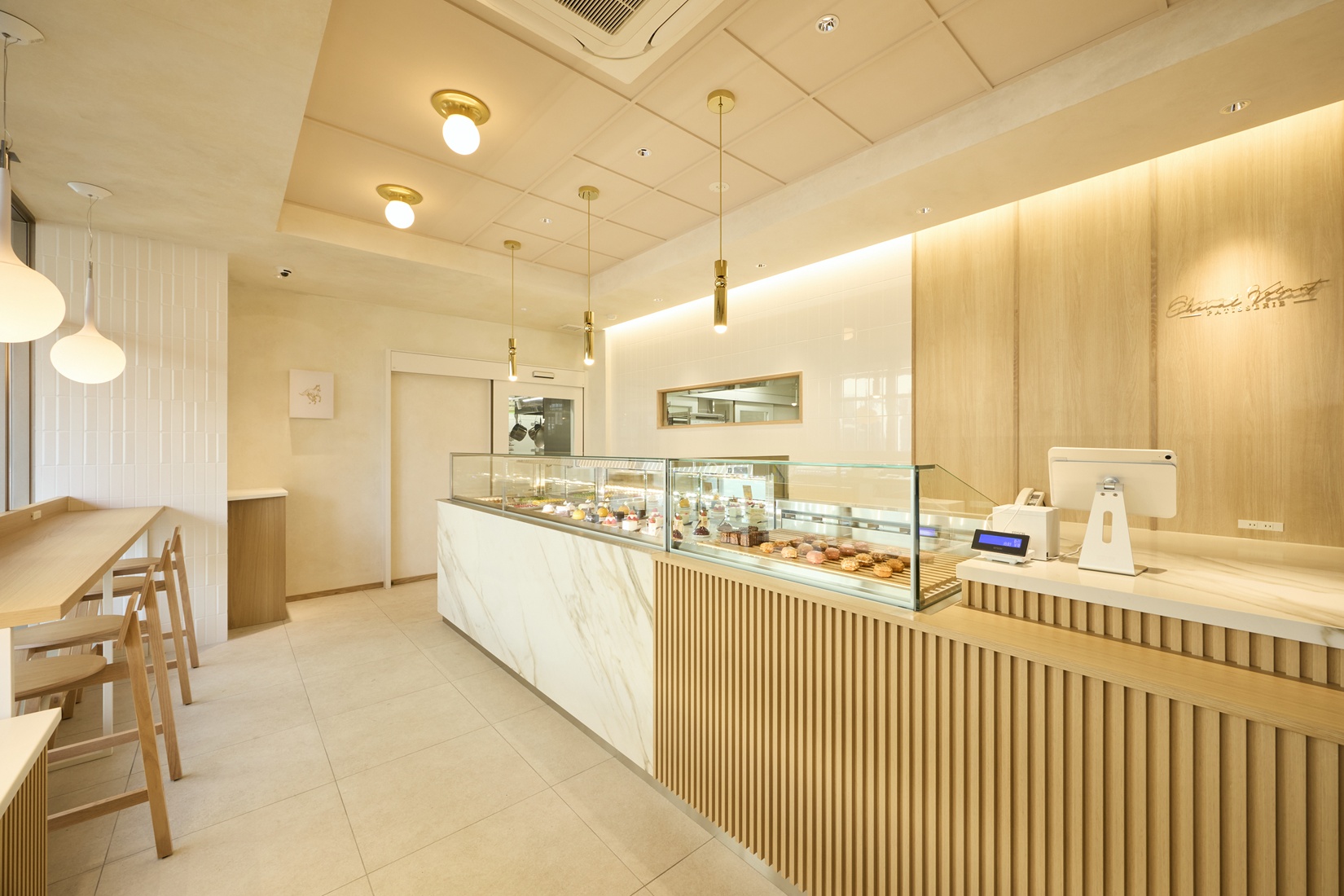 株式会社コーヨーラド-PATISSERIE Cheval Volant 2枚目