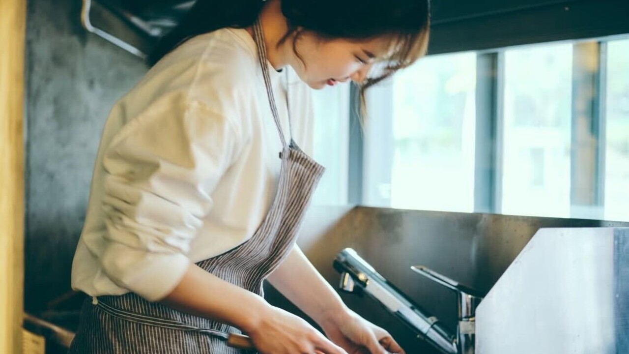 ふ定食屋で働く人の写真2枚目