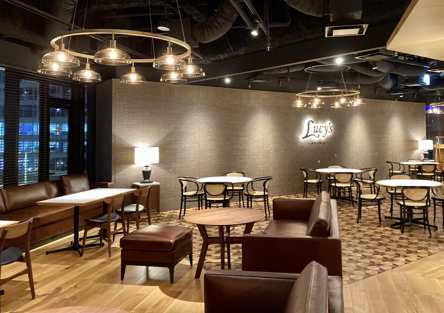 株式会社ドリームスタイラー-Lucy’s CAFE & DINING 1枚目