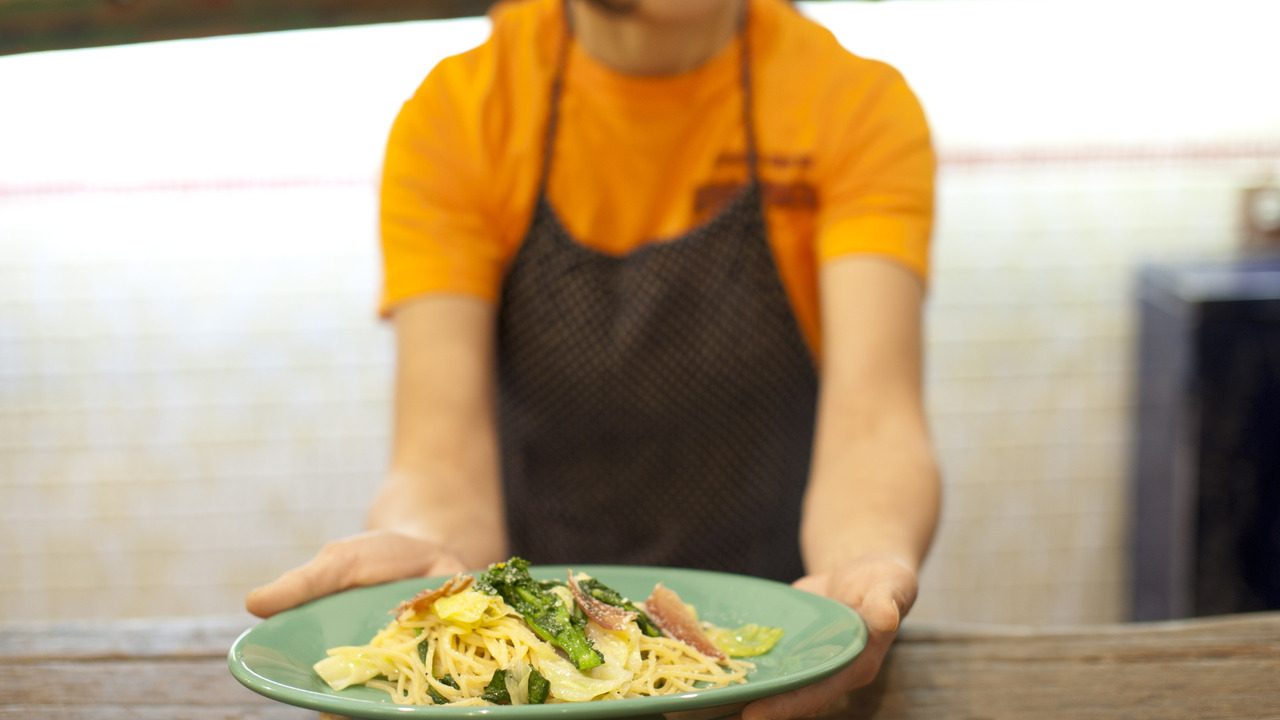 ウララで働く人の写真1枚目