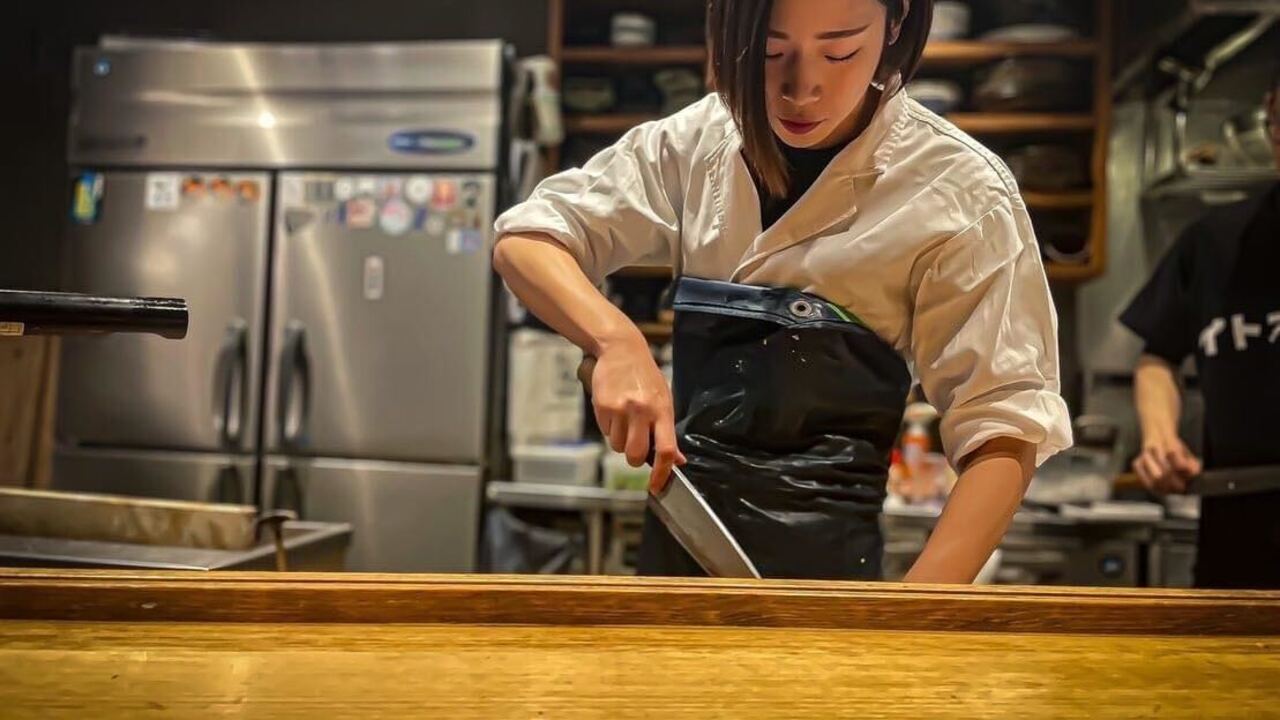 酒場あらかぶで働く人の写真3枚目