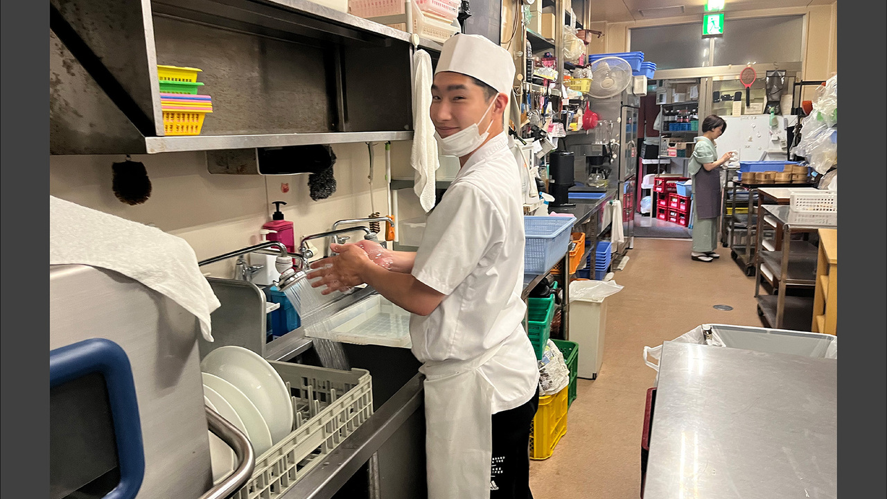 料亭 ふな又で働く人の写真3枚目