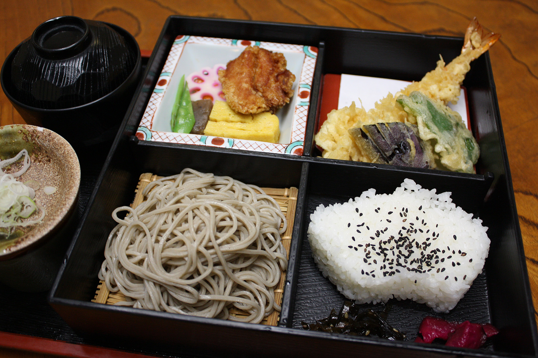 有限会社更科布屋-芝大門 更科布屋 1枚目