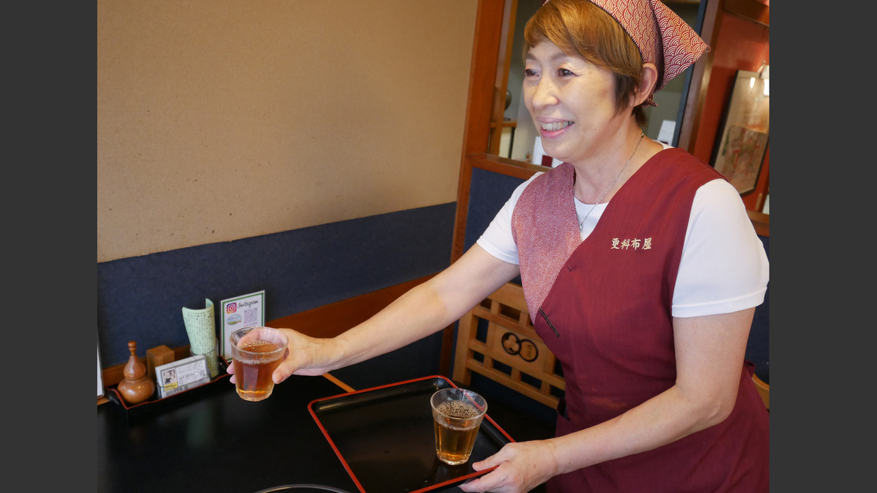 芝大門 更科布屋で働く人の写真2枚目