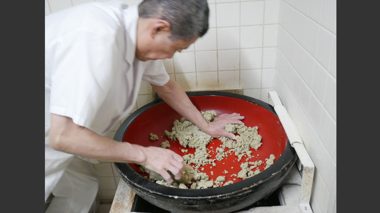 芝大門 更科布屋で働く人の写真3枚目