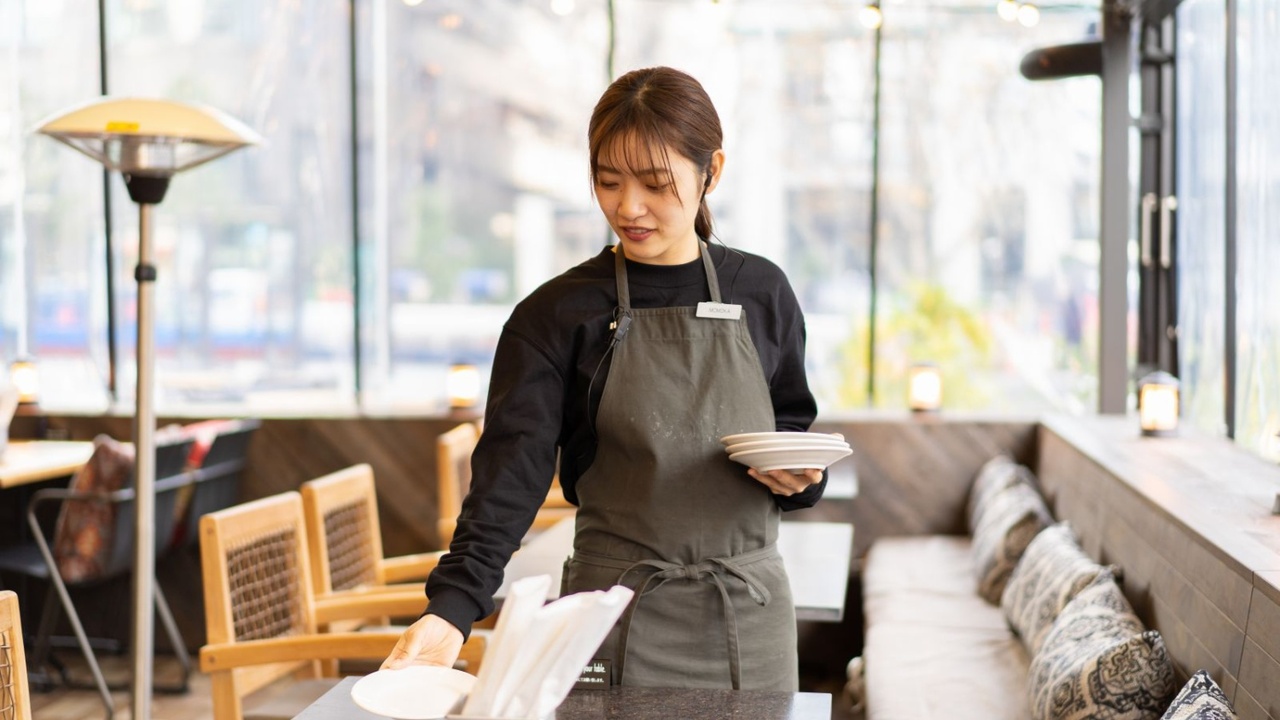 TATA BAR RESTAURANT CAFEで働く人の写真2枚目