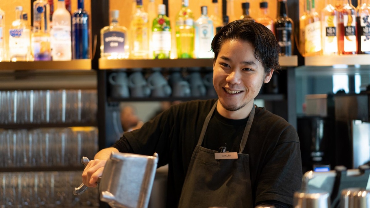 TATA BAR RESTAURANT CAFEで働く人の写真4枚目