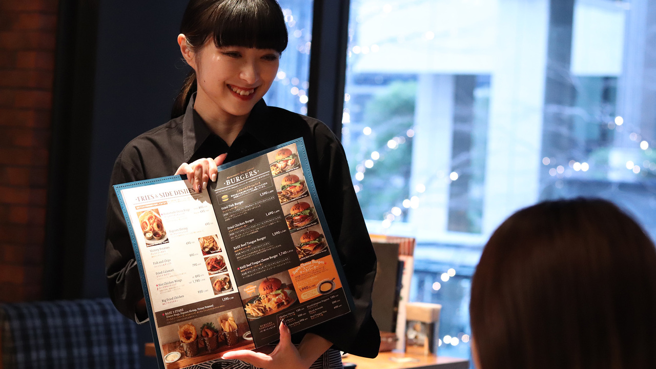 MARUNOUCHI BASEで働く人の写真2枚目