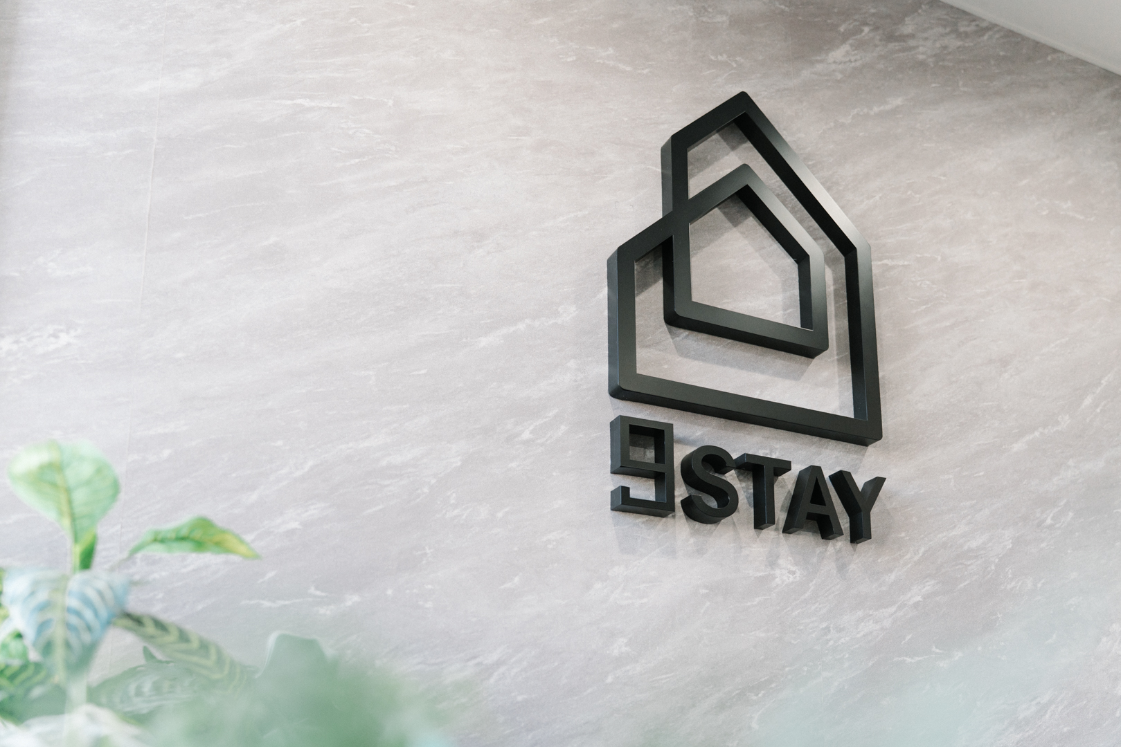9STAYのロゴ
