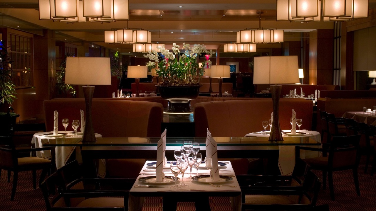 株式会社近鉄・都ホテルズ　シェラトン都ホテル大阪で働く人の写真1枚目