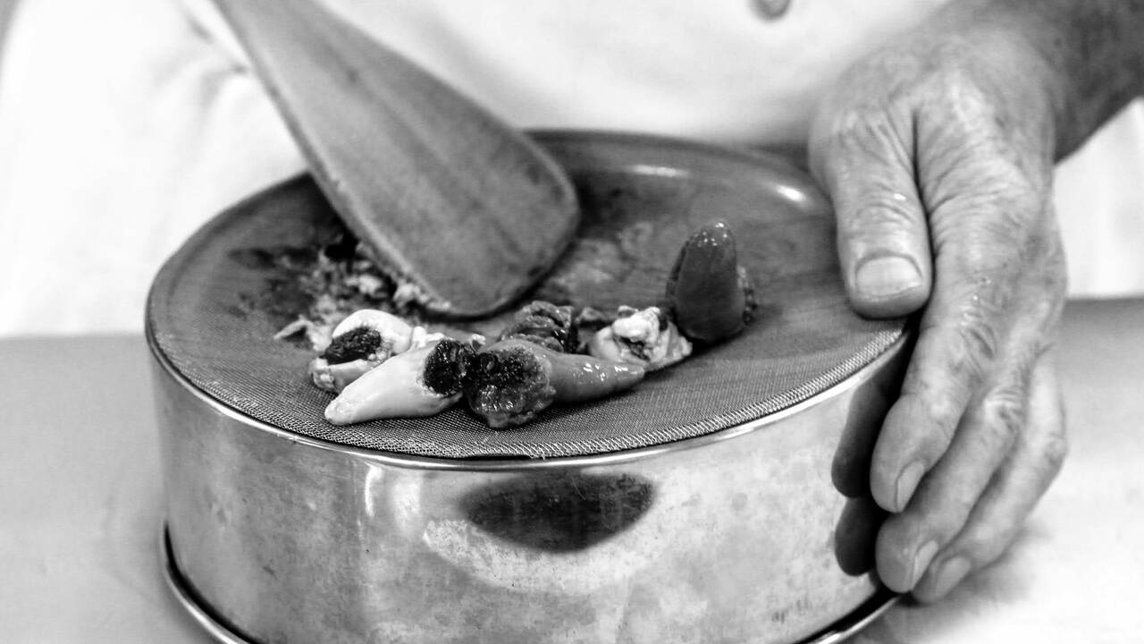 有限会社山神温泉湯乃元館で働く人の写真1枚目