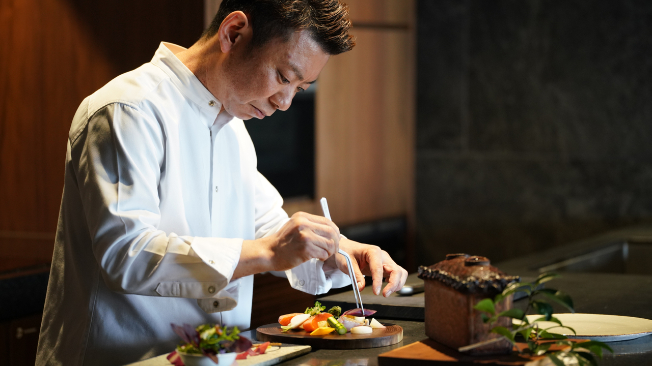 NOT A HOTEL MANAGEMENT株式会社で働く人の写真3枚目