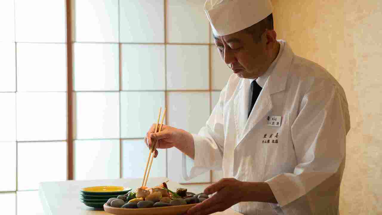 株式会社熊魚菴たん熊北店で働く人の写真2枚目