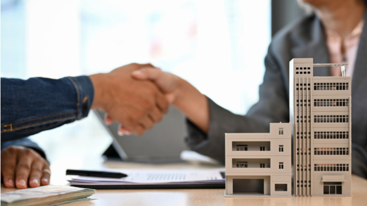 手塚地所株式会社で働く人の写真1枚目