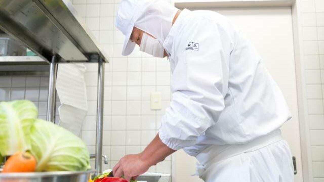 名阪食品株式会社で働く人の写真1枚目