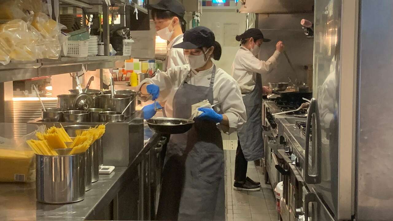 株式会社近鉄百貨店で働く人の写真2枚目