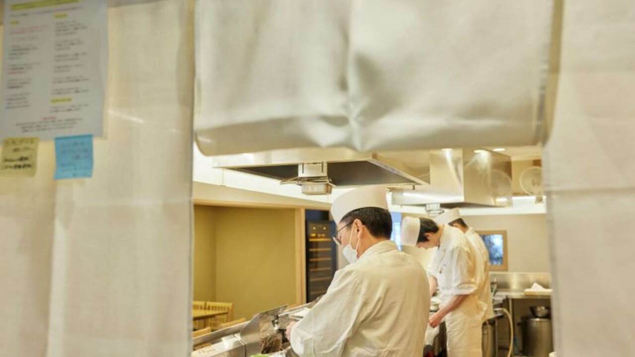 株式会社山の上ホテルで働く人の写真3枚目