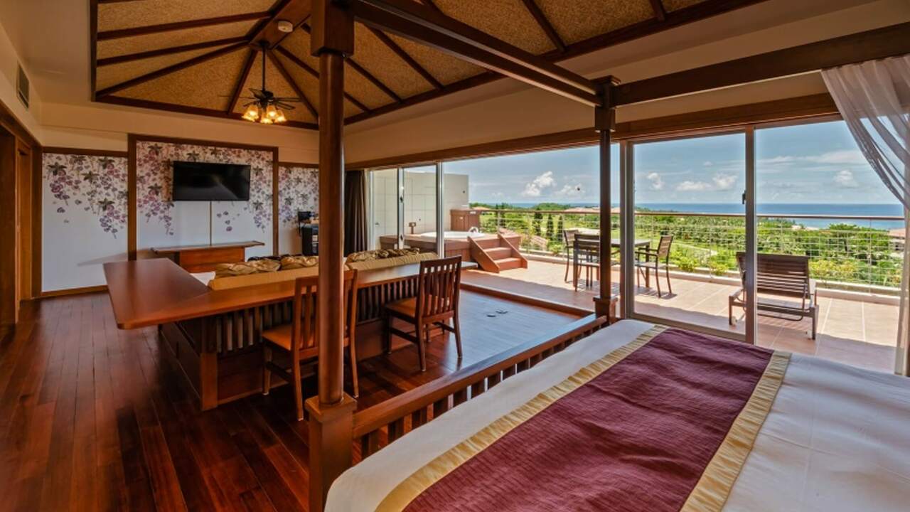 株式会社カヌチャベイリゾートで働く人の写真2枚目