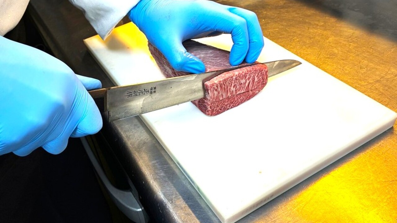 黒毛和牛焼肉　ビーファーズ|キッチンスタッフの求人画像1枚目