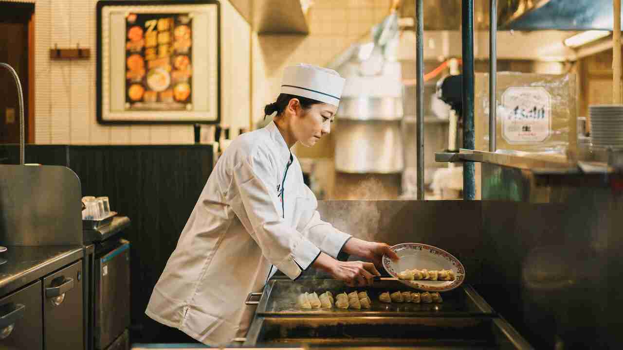 餃子の王将|キッチンスタッフの求人画像1枚目