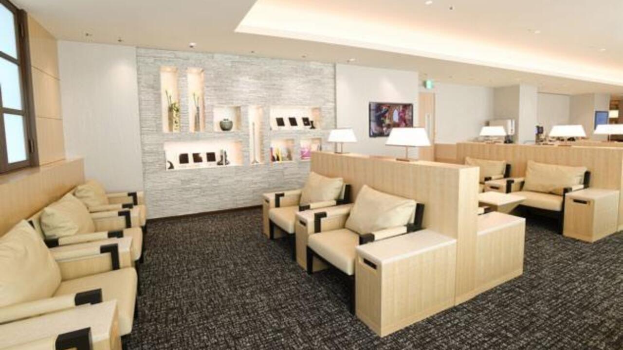 伊勢丹新宿店 ザ・ラウンジ|レストランサービス・ホールスタッフの求人画像1枚目