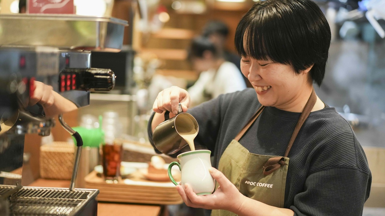APOC COFFEE カフェ, パティスリー・ケーキ屋 | 商品開発)の求人の写真 3枚目