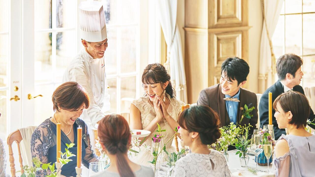 結婚式場グラストニア|レストランサービス・ホールスタッフの求人画像1枚目