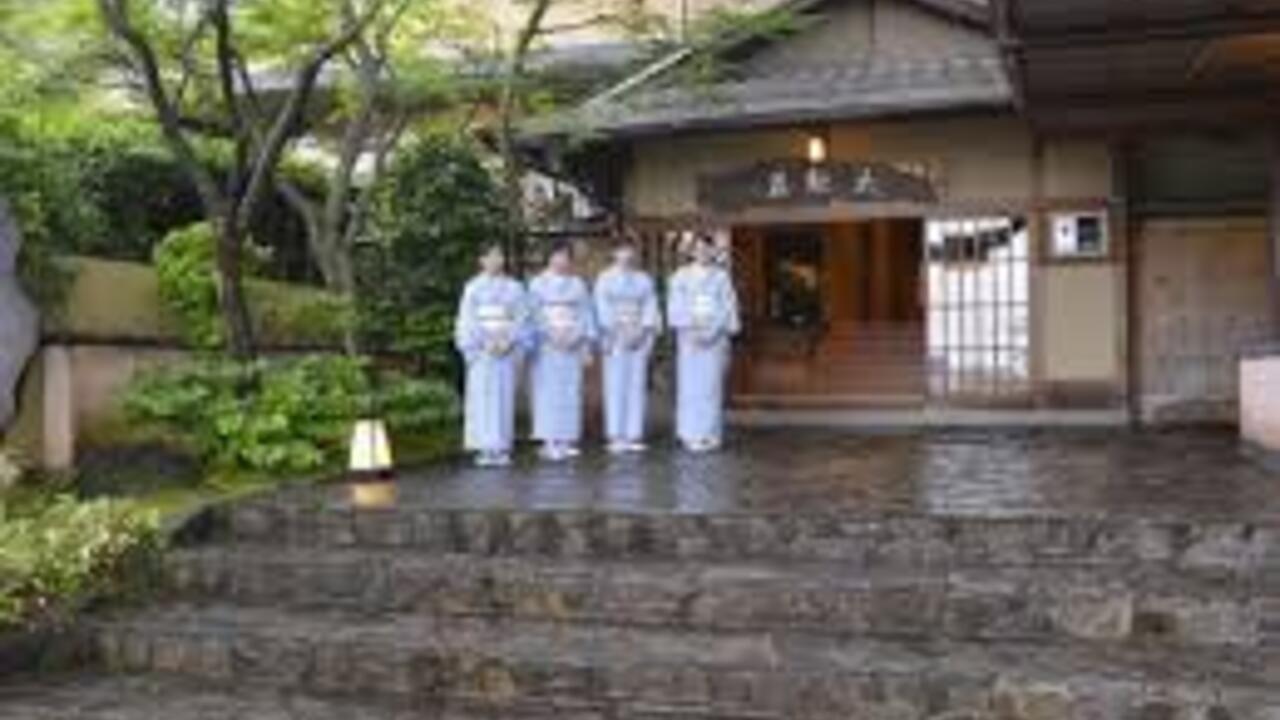 熱海 大観荘|仲居の求人画像2枚目