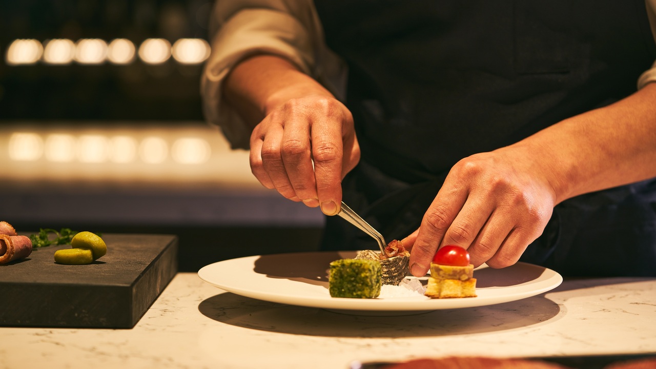 DEK|料理長・料理長候補の求人画像1枚目