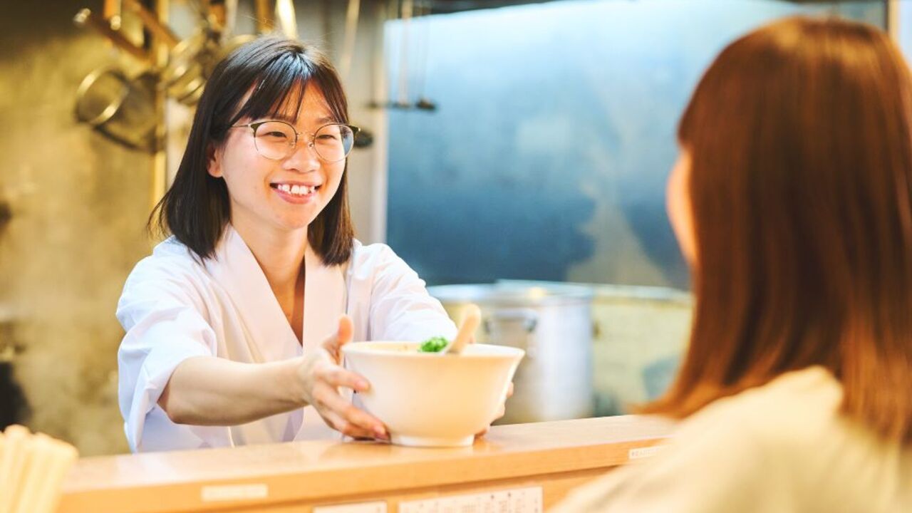 ラーメン事業部|レストランサービス・ホールスタッフの求人画像1枚目