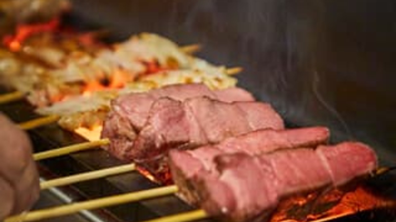 焼き鳥と熟成牛タン 逸鳥逸舌|調理見習い・調理補助の求人画像2枚目