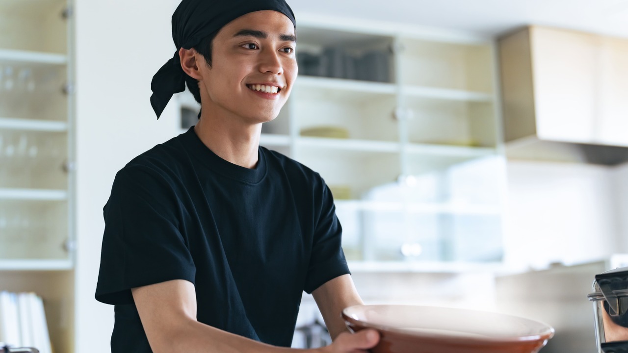 株式会社サーズ-油そば 兎円-料理長・料理長候補 4枚目
