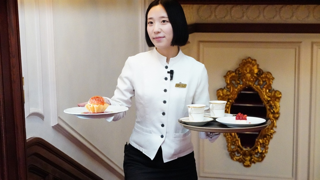 デザートカフェ長楽館|パティシエの求人画像3枚目
