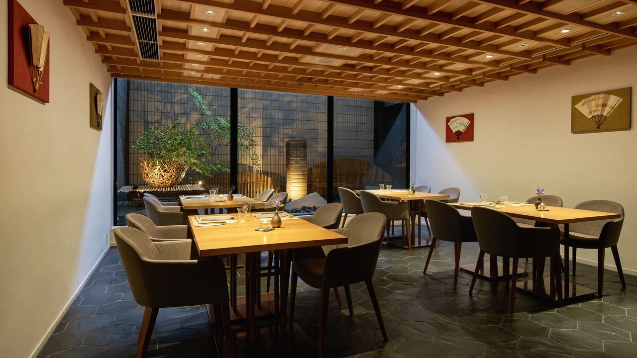 ホテルカンラ京都 鉄板料理 花六 ラグジュアリーホテル, シティホテル, その他ホテル | 調理部門 | 日本料理・懐石料理, ステーキ・鉄板焼き | キッチンスタッフ)の求人の写真