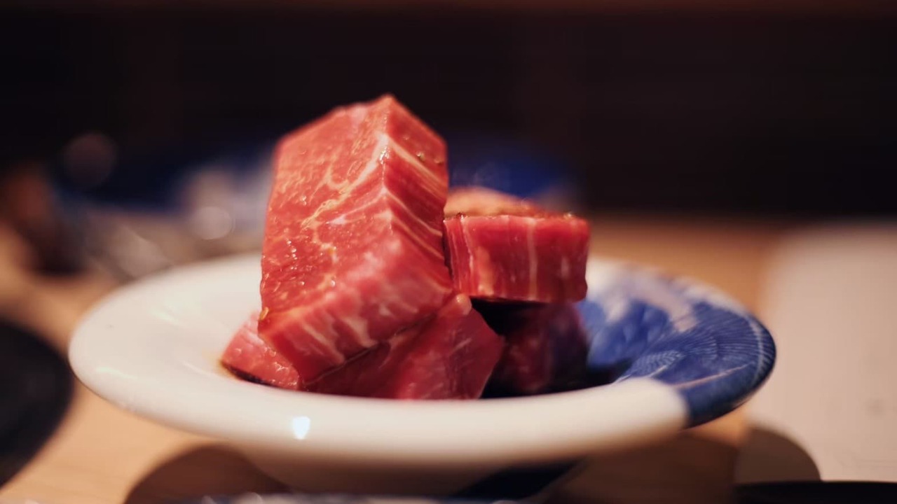 六本木 大皿焼肉 老中|レストランサービス・ホールスタッフの求人画像1枚目