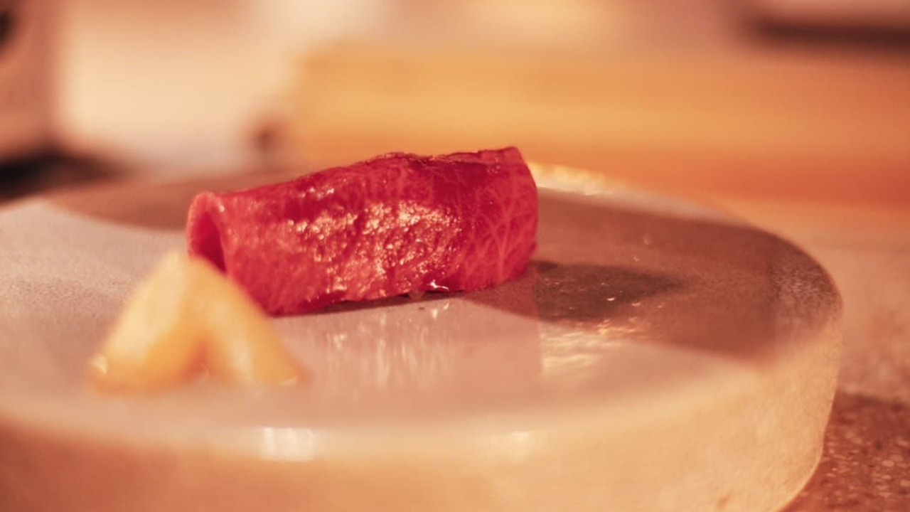 六本木 大皿焼肉 老中|レストランサービス・ホールスタッフの求人画像1枚目