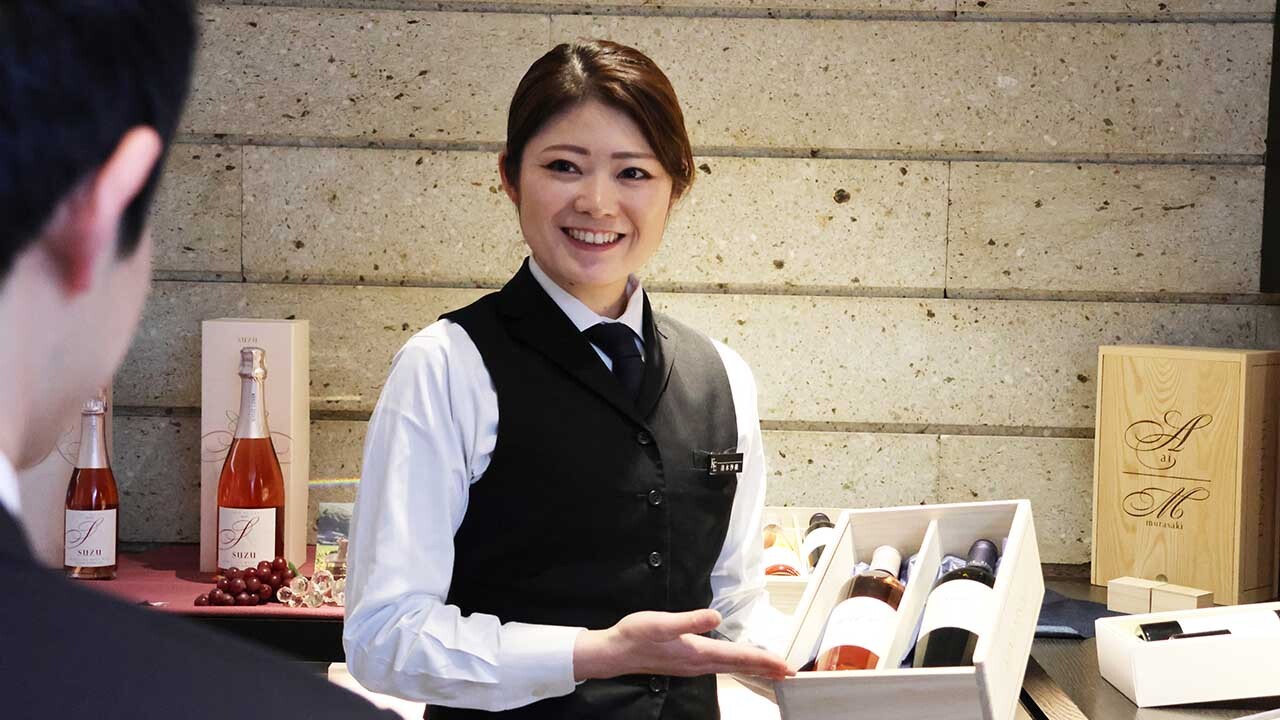 KENZO ESTATE WINERY 六本木ヒルズ店 フレンチ, 創作・ダイニングバー | レストランサービス・ホールスタッフ)の求人の写真 1枚目