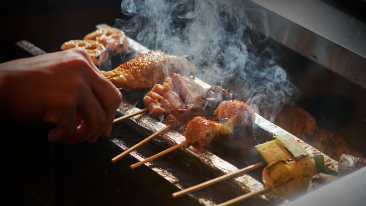 梅田焼き鳥倶楽部|キッチンスタッフの求人画像1枚目