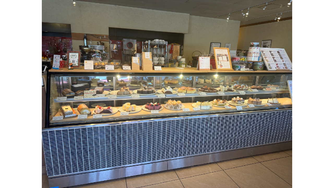 HILL SIDE CAFE BASEL|販売スタッフの求人画像1枚目