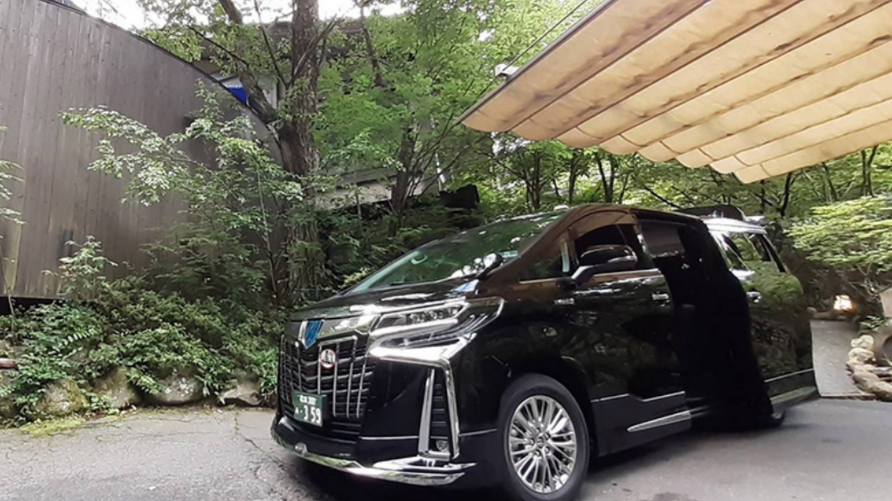 扉温泉明神館|送迎ドライバー・駐車場スタッフの求人画像1枚目