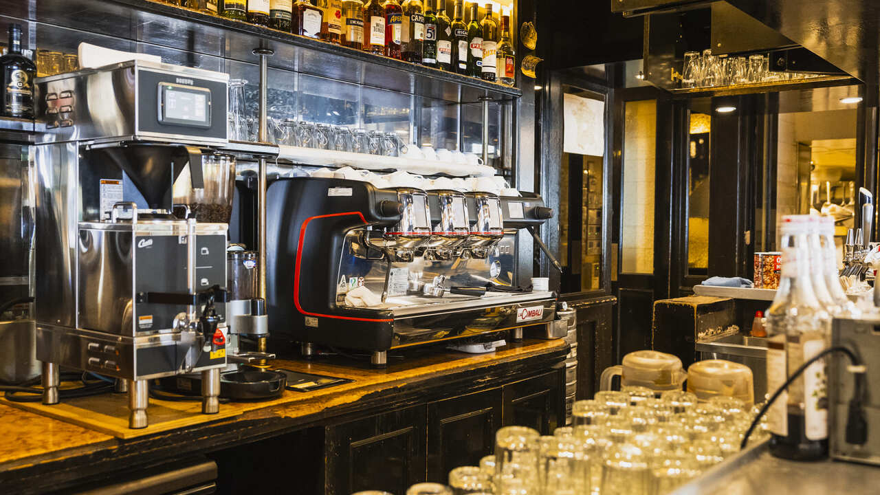 AUX BACCHANALES|料理長・料理長候補の求人画像2枚目