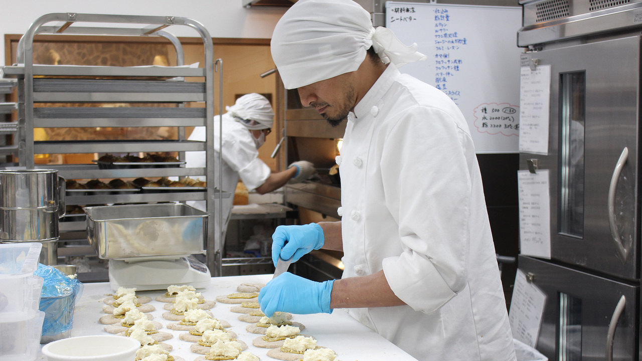 ブーランジェリー ラ・テール|販売スタッフの求人画像2枚目