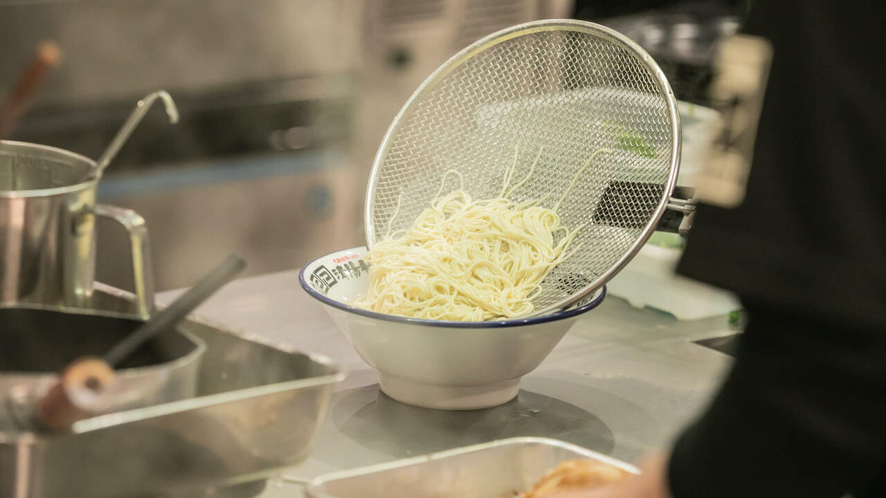 久留米ラーメン 清陽軒|レストランサービス・ホールスタッフの求人画像1枚目