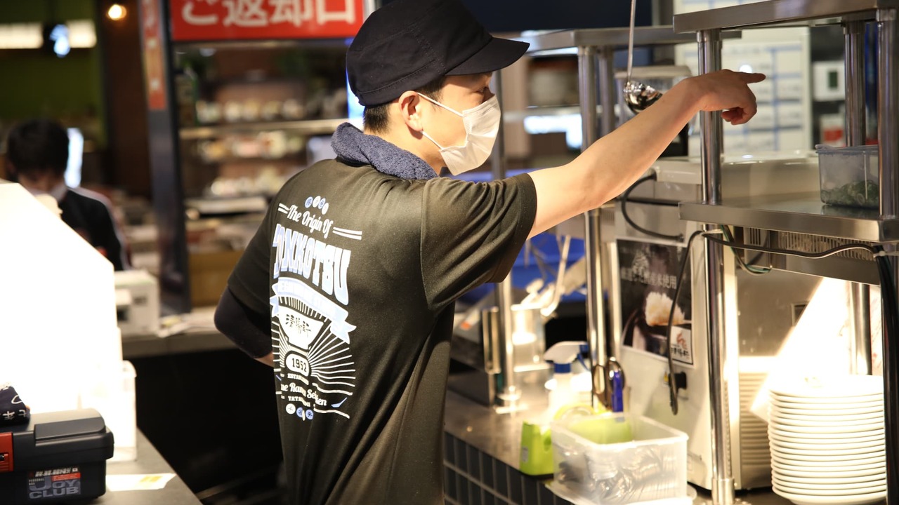 久留米ラーメン 清陽軒|レストランサービス・ホールスタッフの求人画像1枚目