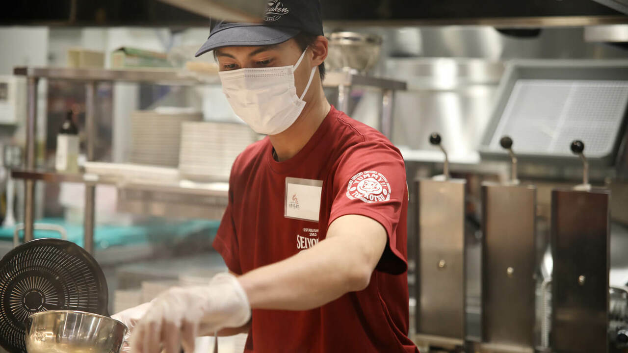 久留米ラーメン 清陽軒|レストランサービス・ホールスタッフの求人画像2枚目