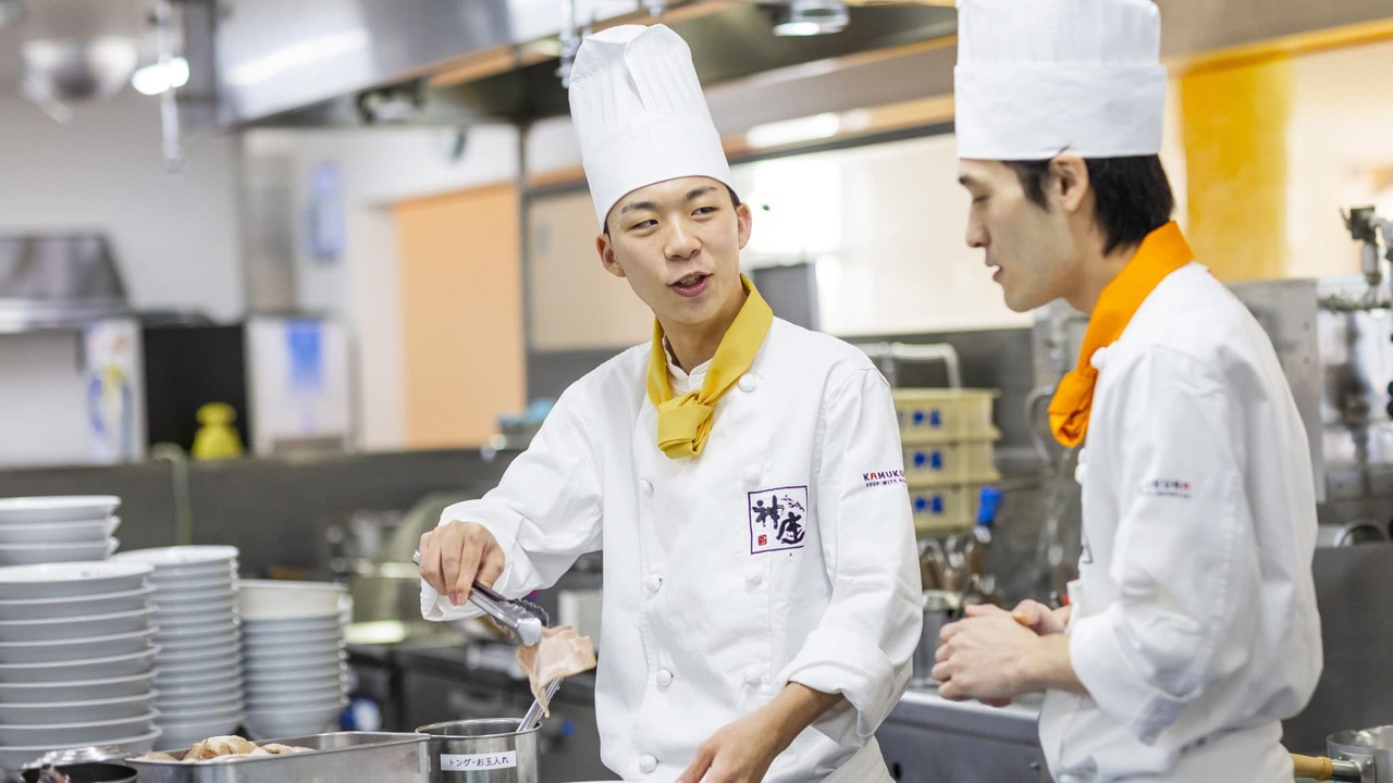 どうとんぼり神座 心斎橋店(大阪府 大阪市中央区) ラーメン | キッチンスタッフ)の求人の写真 2枚目
